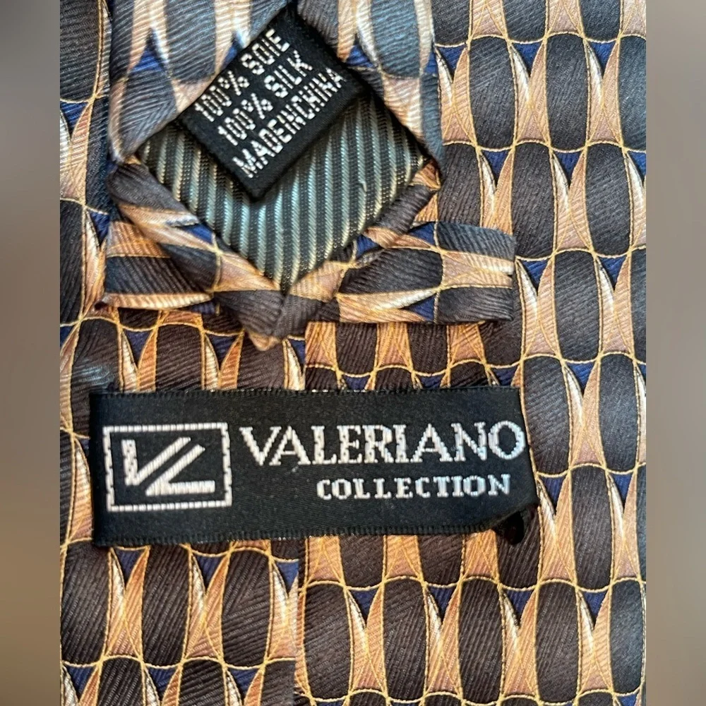 🩶💛Elegant VALERIANO Gold and Charcoal Gray Men's Tie. Pure silk and Stunning!